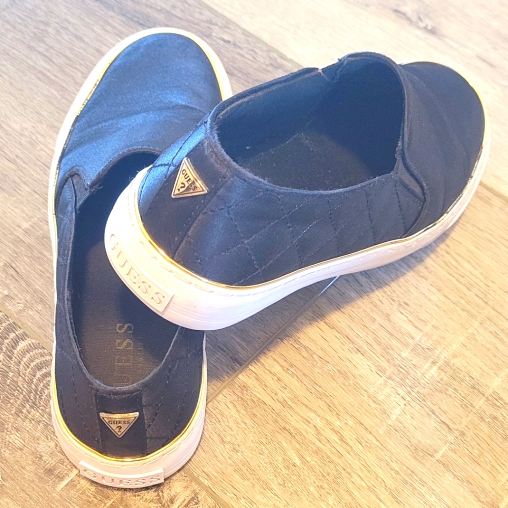Guess slide ons